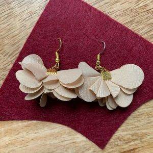 floral earrings